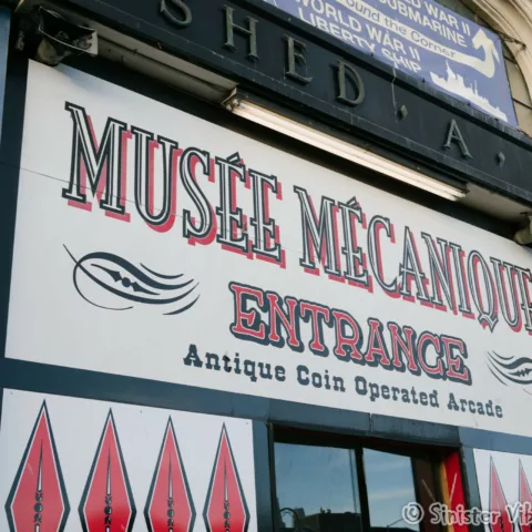 Musée Mécanique sign
