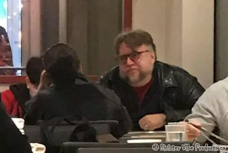Photo of Guillermo Del Toro eating lunch