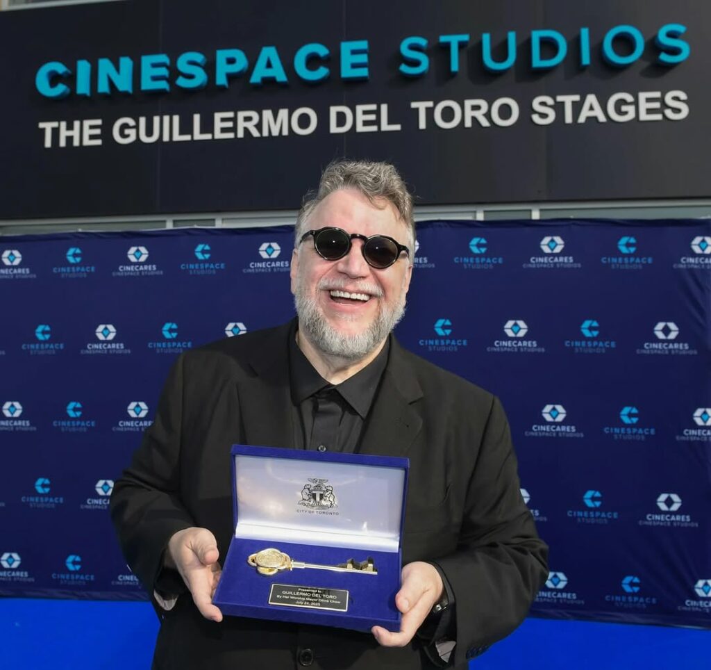 Photo of Guillermo del Toro with the Key to the City of Toronto